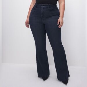NWOT Good American Soft-Tech Good Legs Flare Jeans - Size 15 Plus - Indigo